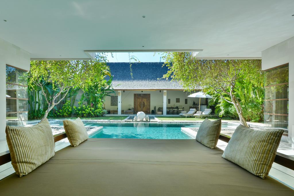 Nyaman Villas Seminyak Exterior photo