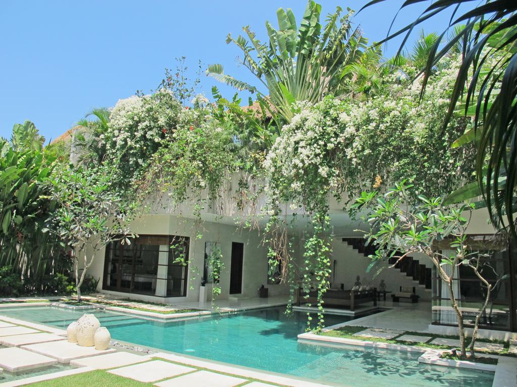 Nyaman Villas Seminyak Exterior photo