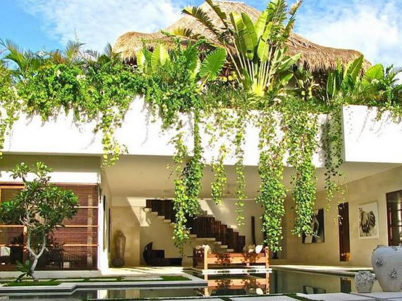 Nyaman Villas Seminyak Exterior photo