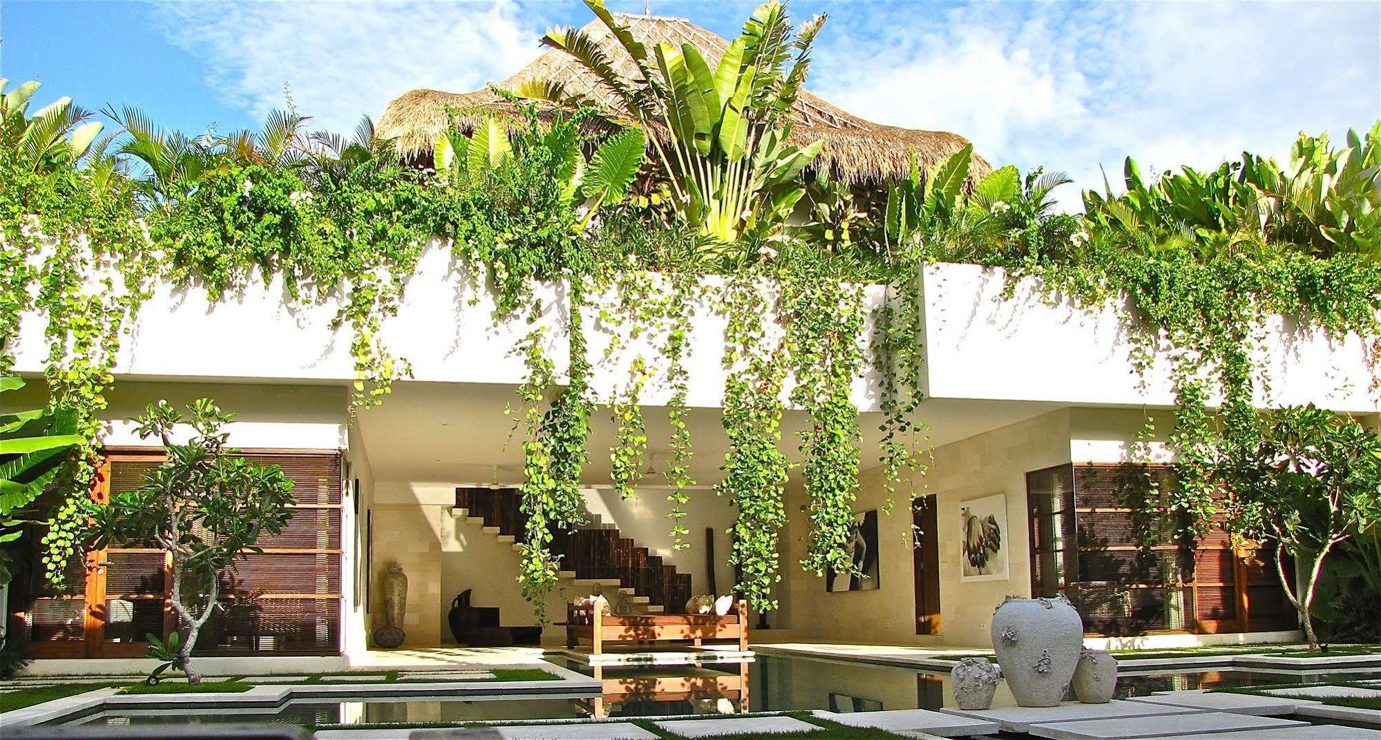 Nyaman Villas Seminyak Exterior photo