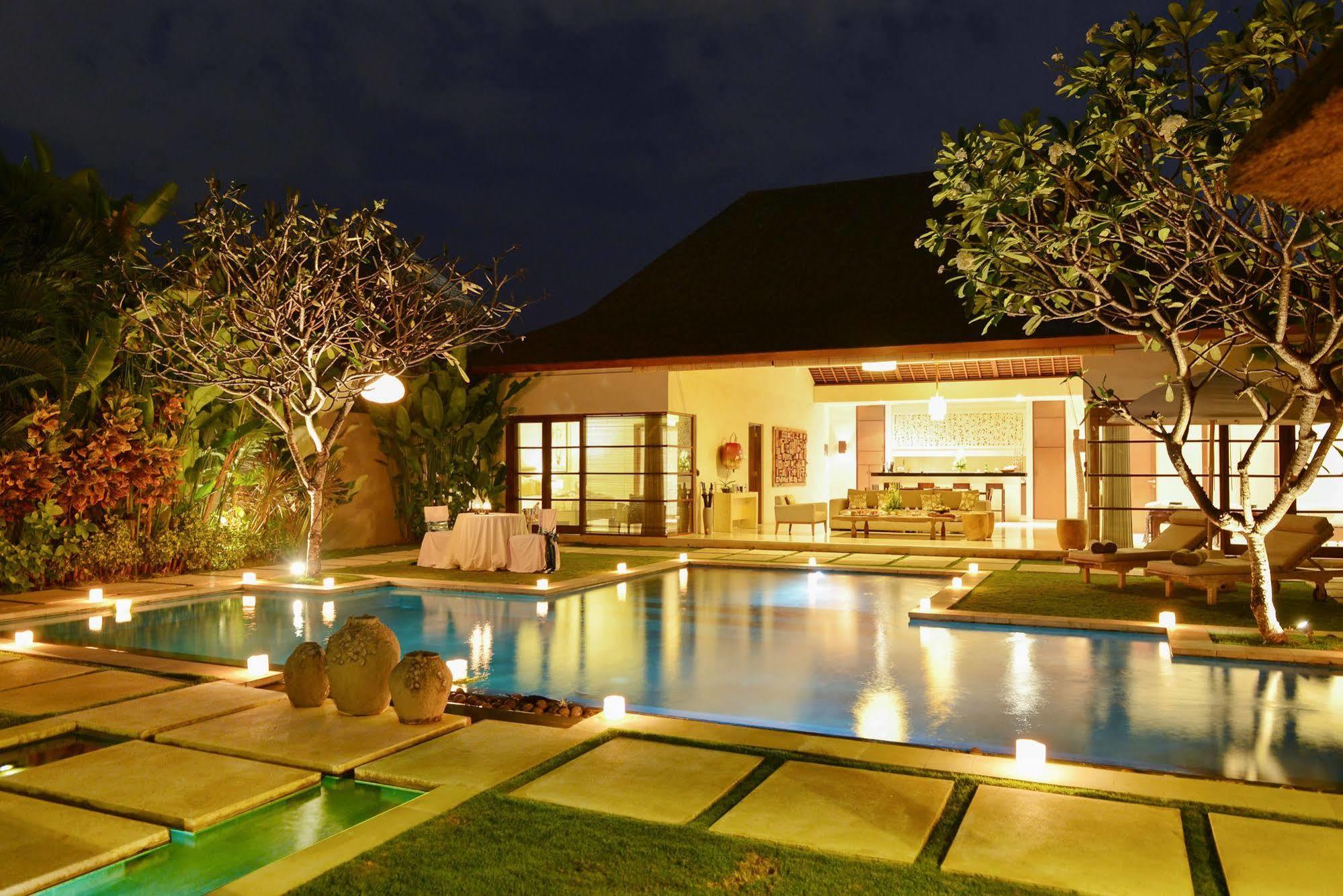 Nyaman Villas Seminyak Exterior photo